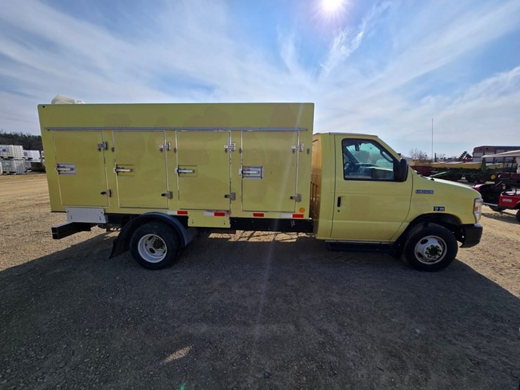 2018-ford-e450-image-5