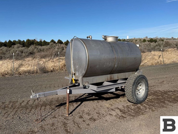 gf-metal-fabricators-chemigation-trailer-image-1