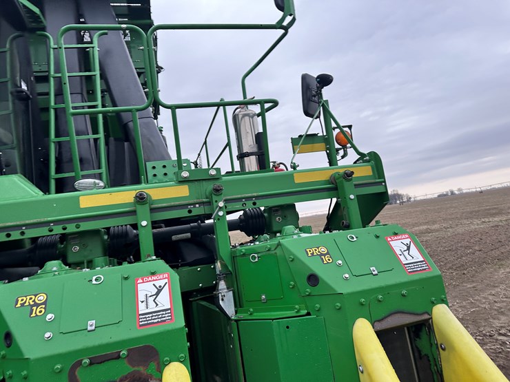 2021-john-deere-cp690-image-54