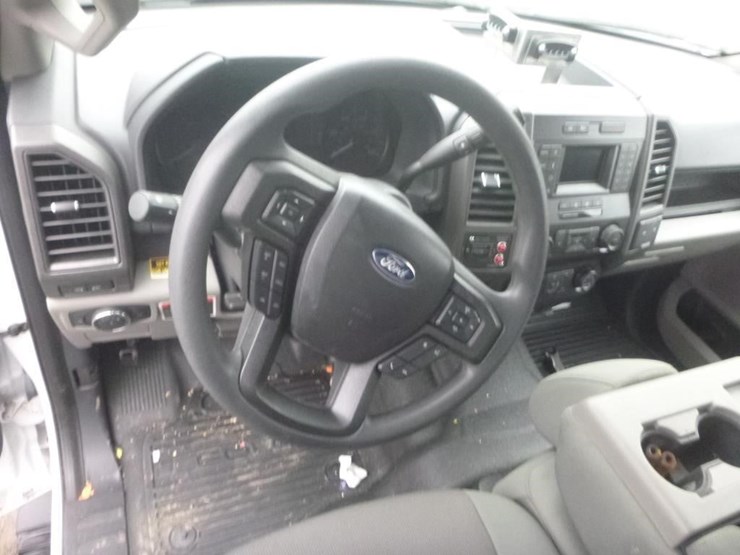 2022-ford-f550-image-22