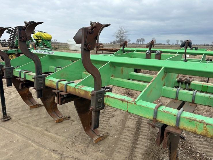 #38839-•-bigham-brothers-6-row-ripper-image-38