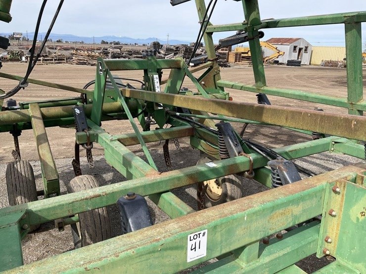 john-deere-24-image-8