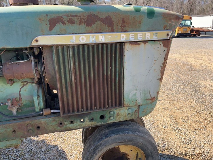 john-deere-3010-image-5