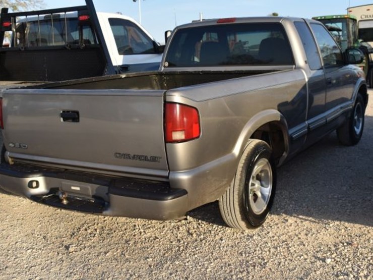 2001-chevrolet-s10-image-4