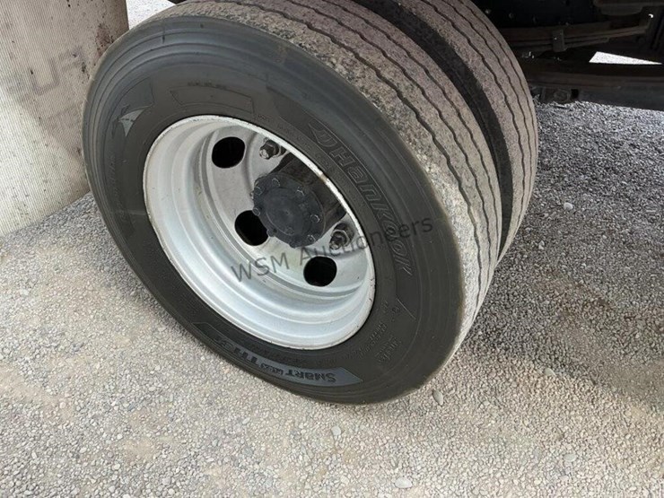 2017-mitsubishi-fuso-fe160-image-18