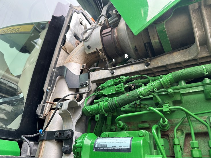 2021-john-deere-r4044-image-93