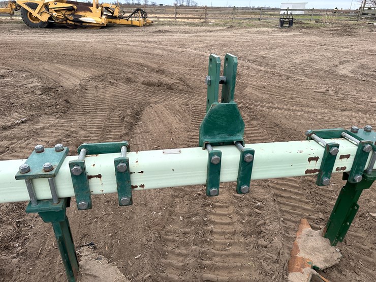 #38831-•-kmc-6-row-38"-vine-lifter-image-16