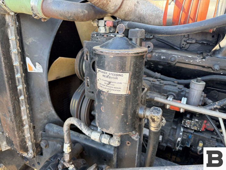 1992-freightliner-fld120-image-40