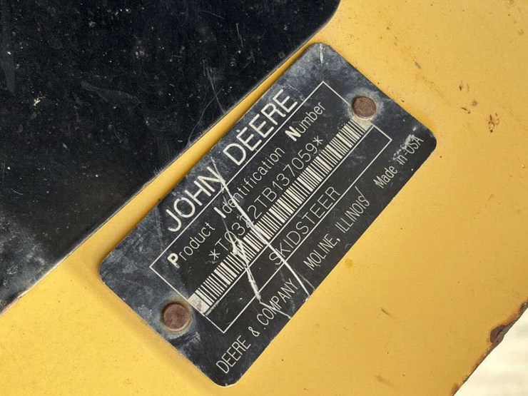 2006-john-deere-322-image-40