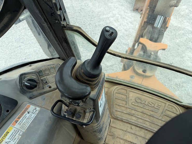 2022-case-580sn-image-14