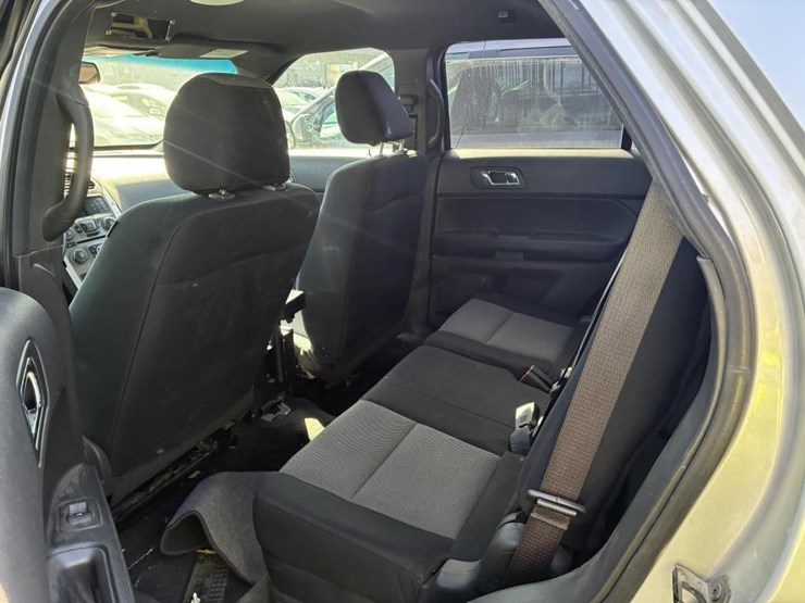 2013-ford-explorer-image-12