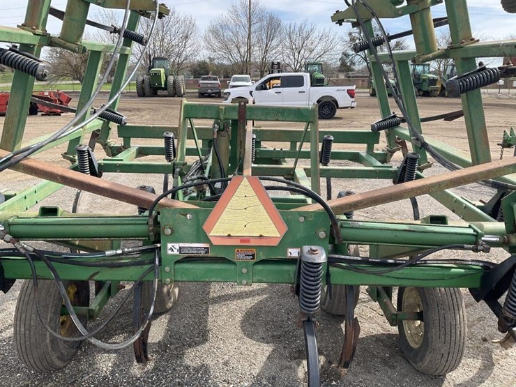 john-deere-24-image-7