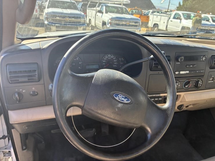 2006-ford-f450-image-12