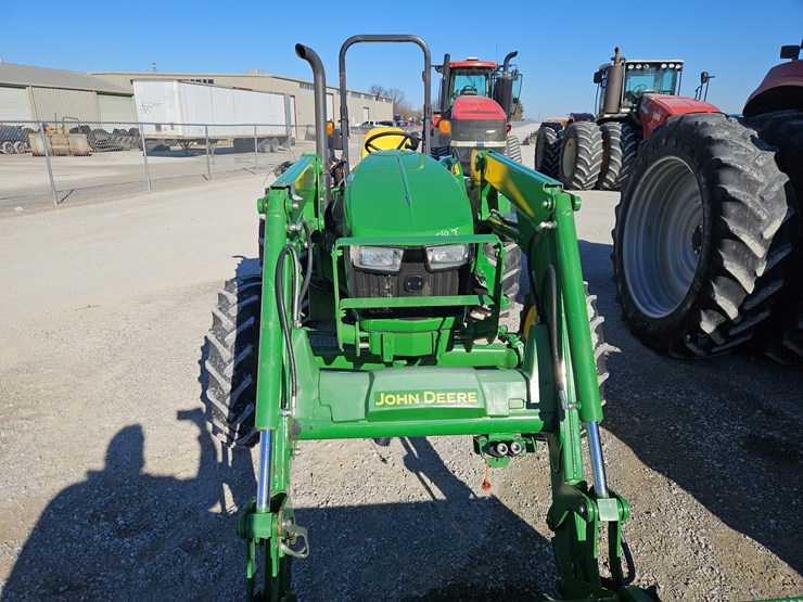 2018-john-deere-5075e-image-4