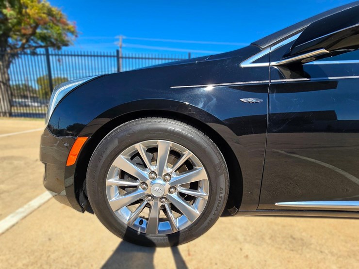 2017-cadillac-federal-70-in-limo---30,529-miles-w-premium-coachwork-by-federal-image-11