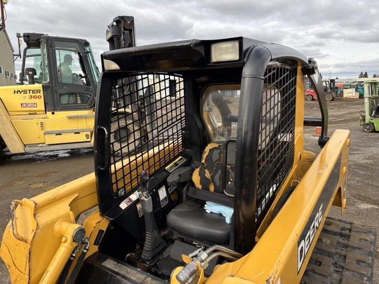 2006-john-deere-322-image-18