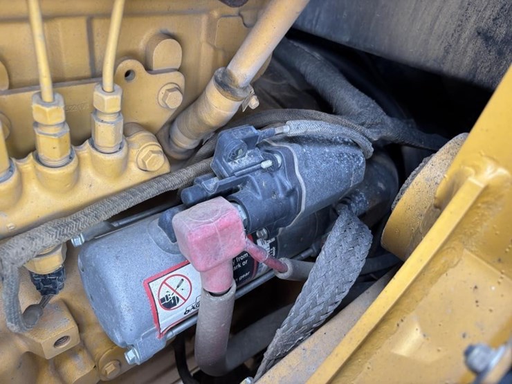 2017-deere-210l-image-39