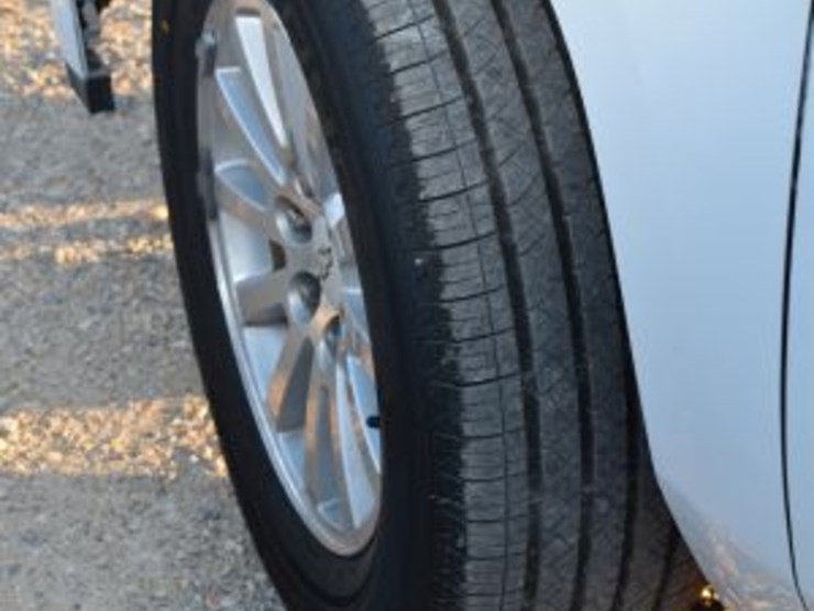 2018-chevrolet-tahoe-image-8