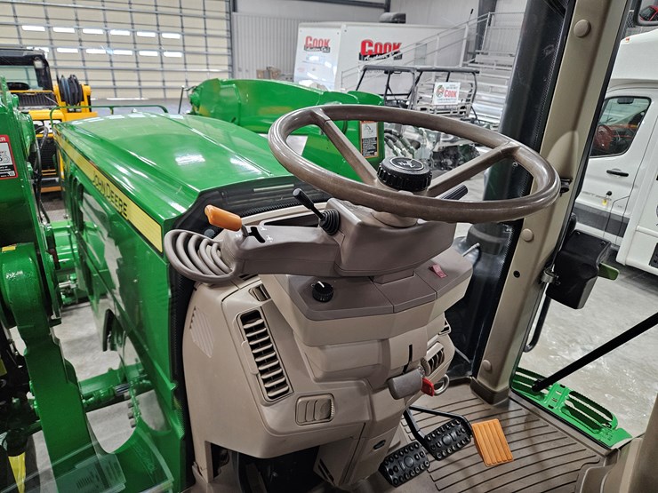 2020-john-deere-6145m-image-19