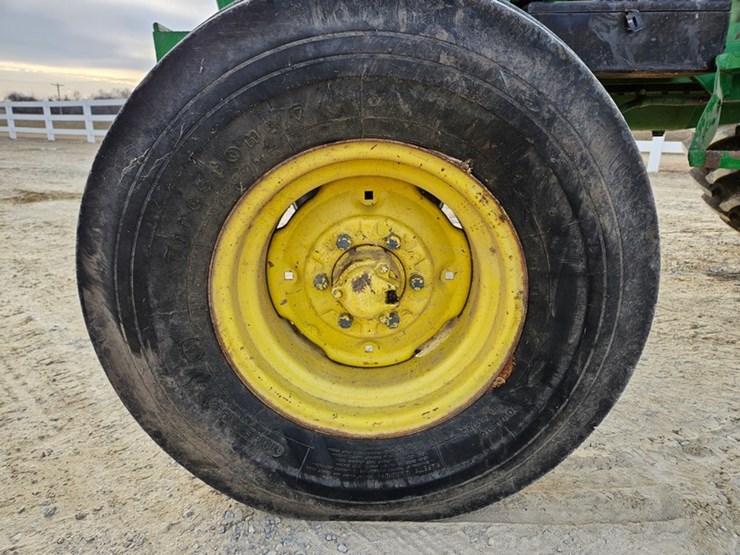 john-deere-2950-image-9