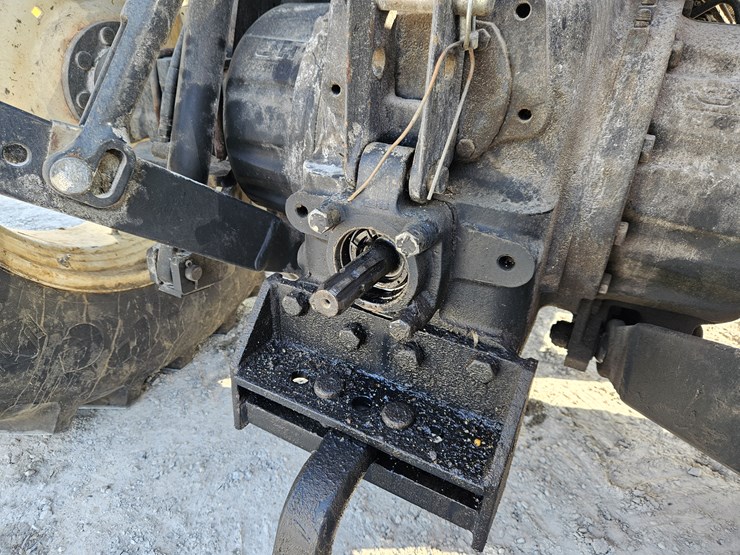 2016-new-holland-ts6.110-image-10