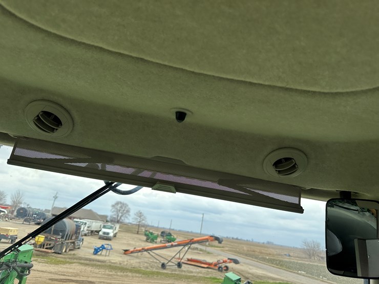 2021-john-deere-r4038-image-98