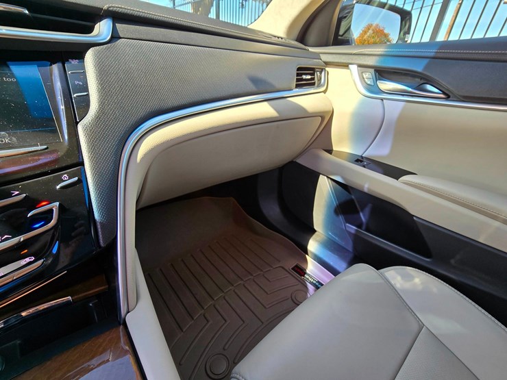 2019-cadillac-sayers-and-scovill-70in-limo-w-only-7729-miles-image-33