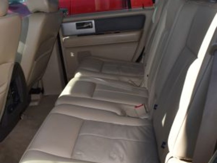2014-ford-expedition-image-12