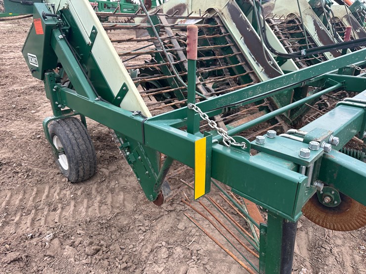 #38830-•-kmc-6-38-peanut-digger-image-45