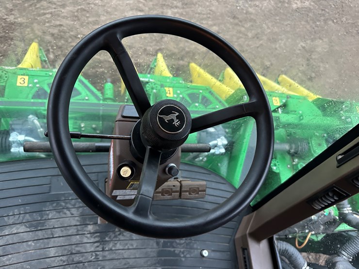 2021-john-deere-cp690-image-106
