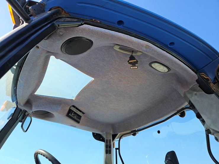 2006-new-holland-ts110a-image-12