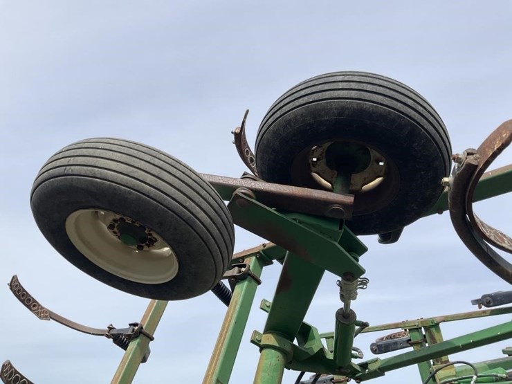 john-deere-24-image-19