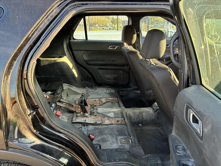 2018-ford-explorer-image-9