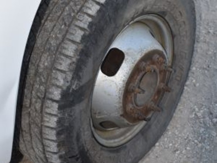 2015-ford-f350-image-8