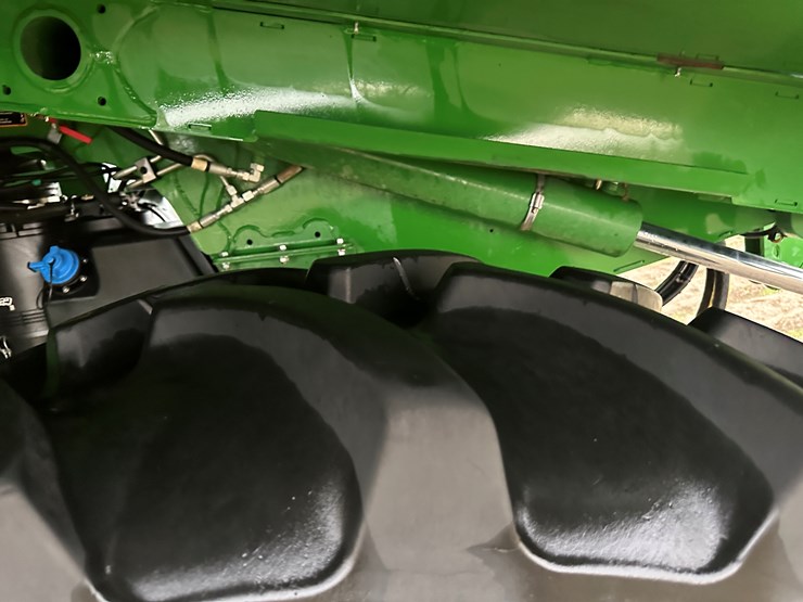 2021-john-deere-cp690-image-6