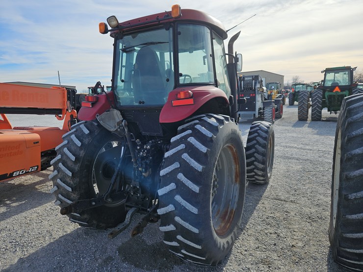 2015-case-ih-farmall-110a-image-16