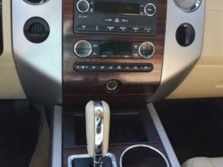 2014-ford-expedition-image-10