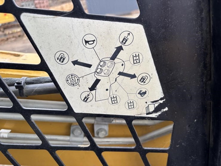 caterpillar-246c-image-22