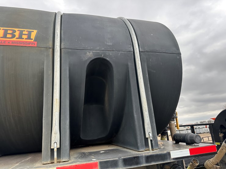 #38802-•-2022-kbh-40'-t/a-6000-gallon-nurse-trailer-vin:-1t9gn4022nc623368-image-22