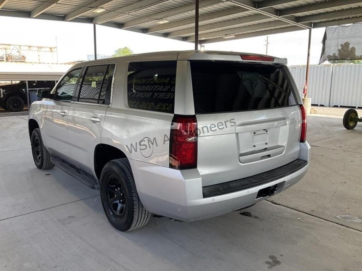 2015-chevrolet-tahoe-image-5