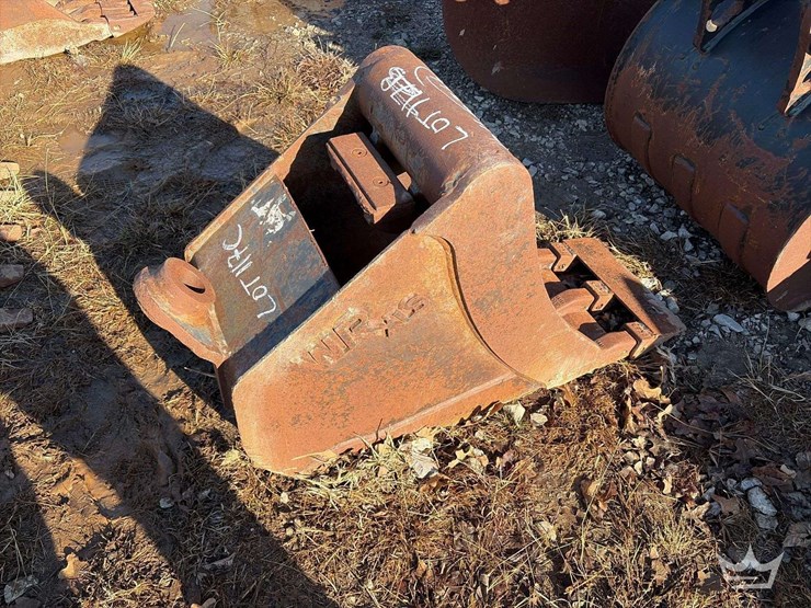 12-in.-wrxls-excavator-bucket-image-2