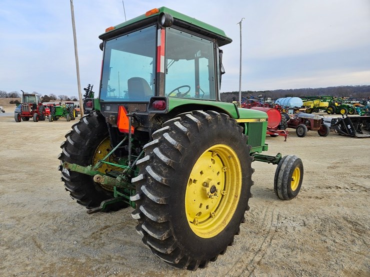 john-deere-2950-image-5