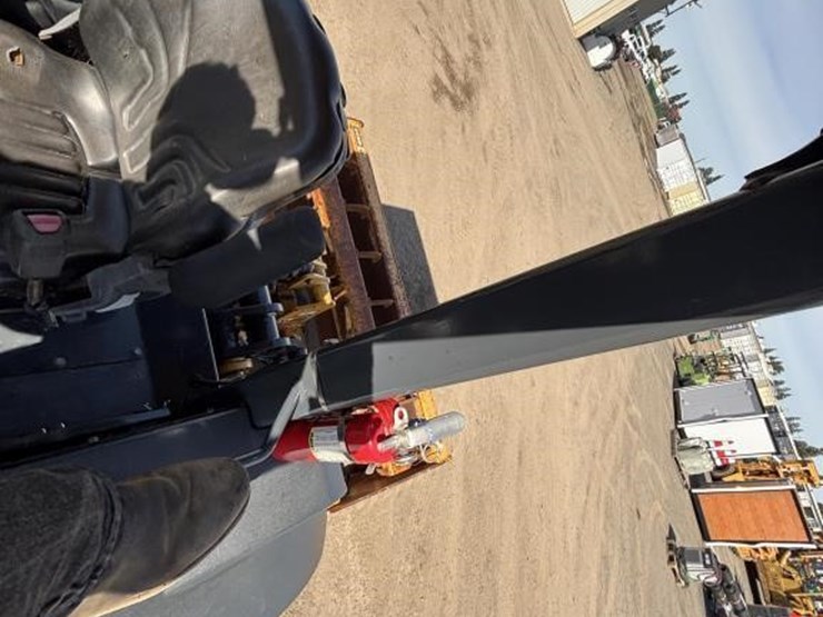 2017-deere-210lep-image-30