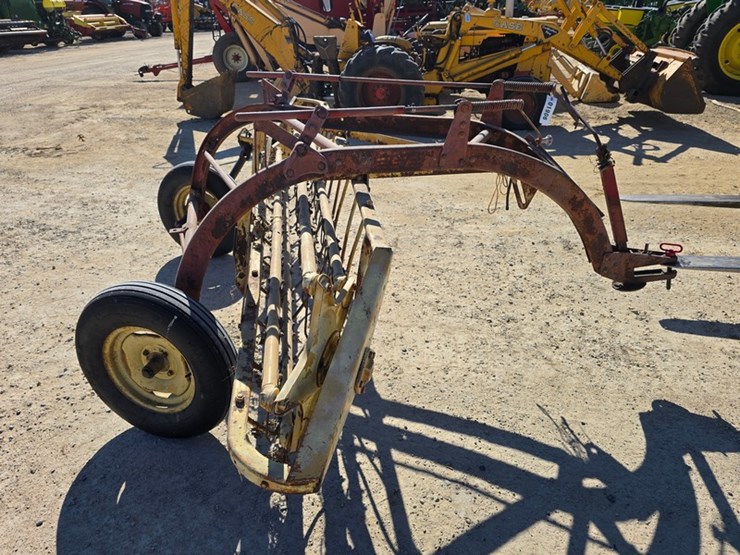 new-holland-256-image-6