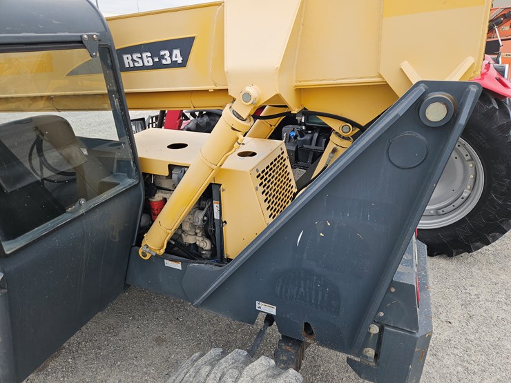 2013-gehl-rs6-34-image-13