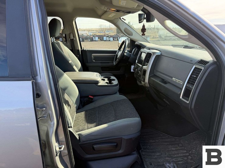 2019-dodge-1500-image-25