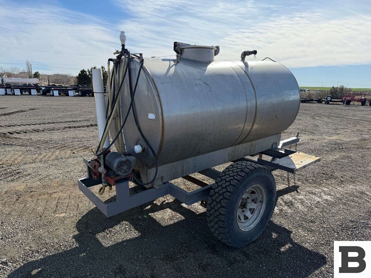 gf-metal-fabricators-chemigation-trailer-image-5