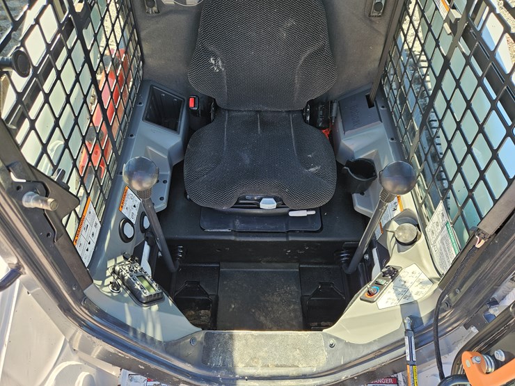 2022-bobcat-t770-image-9