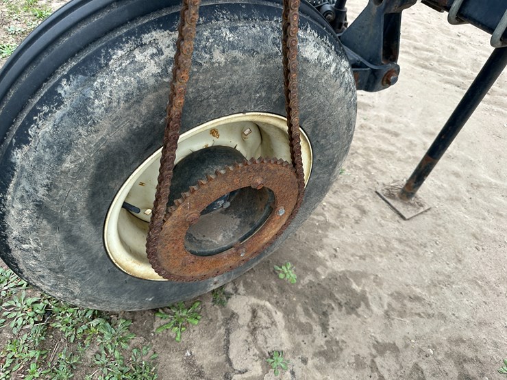 #38848-•-yetter-76"-twin-row-knife-applicator-image-8