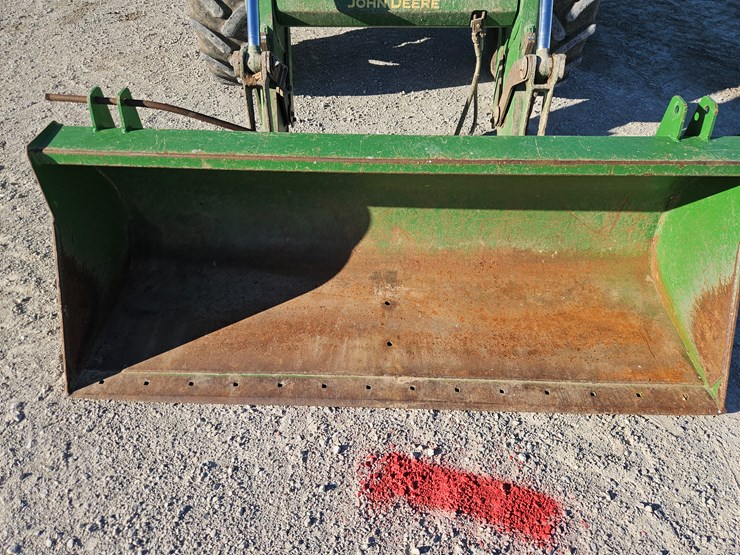 2016-john-deere-6110r-image-3